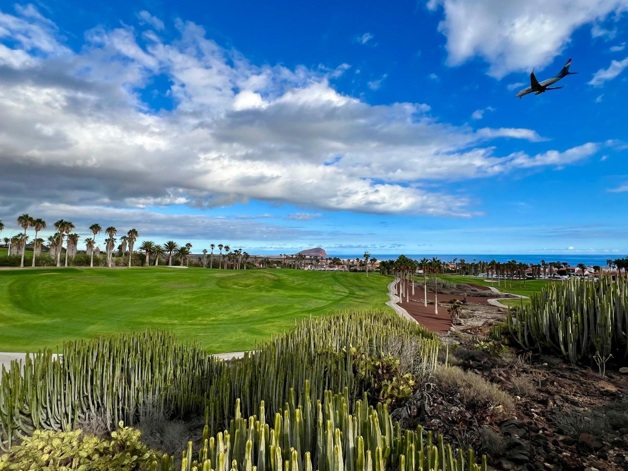 Air Conditioning, Private Parking And Fully Equipped Kitchen In Hotel Room In Golf Del Sur, Tenerife San Miguel de Abona Exterior photo